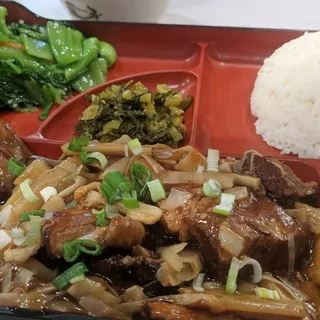 B6. Braised Pork Belly Bento