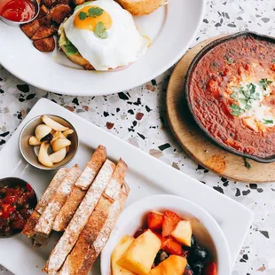 Hot Mess &amp; Shakshuka.