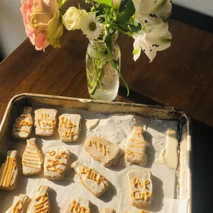 We even have little dog cookies made with Oats, Flour, Bananas, Peanut Butter and Egg.