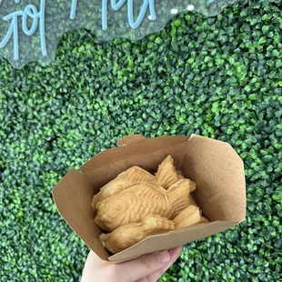 Best Taiyaki ever! Mochi like inside, crispy exterior. Got cheese (savory), green tea custard, and custard filling.