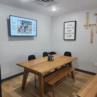 Closed off Side room separate from the main room, looks like it would be good for team meetings or a place to work or study