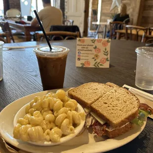 Turkey, Bacon and Swiss Sandwich Meal