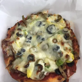 a close up of a pizza
