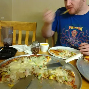 Booyaaa! Awesome pizza! And its smoker friendly if ya go in for that sort of thing.