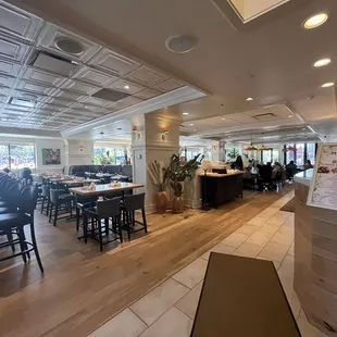 Bright and Sunny Dining Area