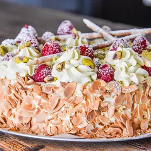 Pistachio/Raspberry Cake