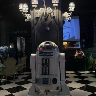 R2D2