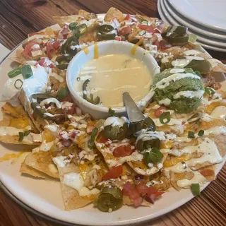 MEGA-MEX TEX-MEX CHICKEN NACHOS