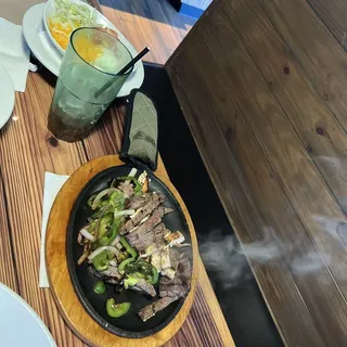 STEAK* & CHICKEN COMBO FAJITA