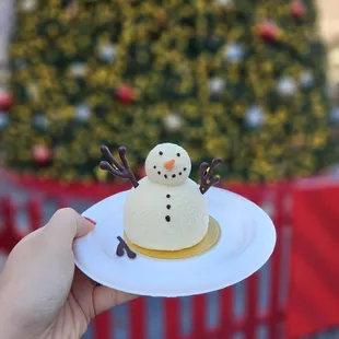 snowman pastry ($18)