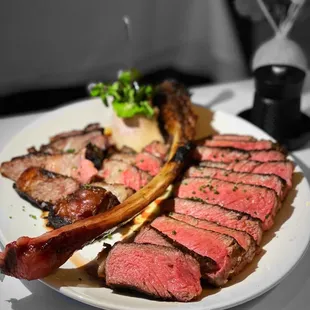 Tomahawk @whaevaeats