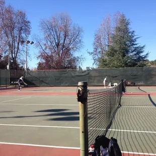 Sundays, wo groups of dobles, 3.5-4.0