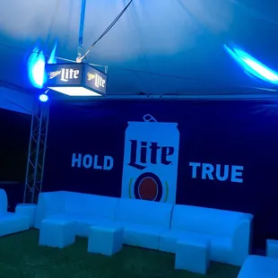 Cute seating area.... just add Beer!