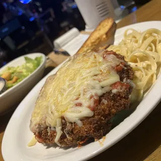 CHICKEN PARMESAN ALFREDO