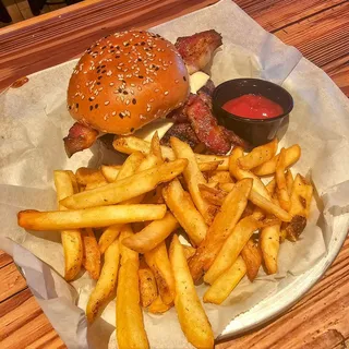 'CUE BACON CHEESEBURGER*
