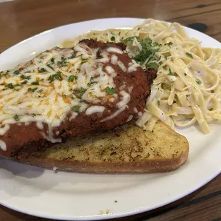 CHICKEN PARMESAN ALFREDO