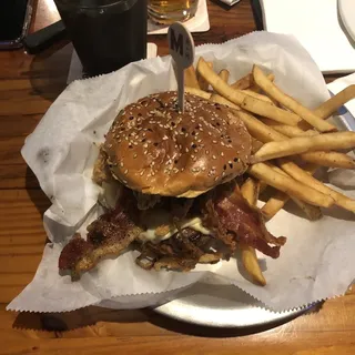 'CUE BACON CHEESEBURGER*