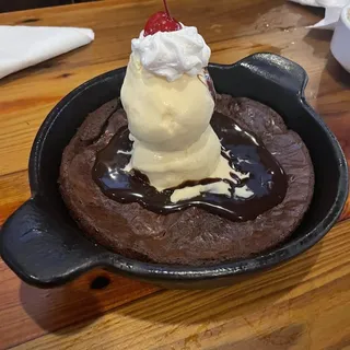 GHIRARDELLI® CHOCOLATE BROWNIE SUNDAE