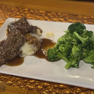 LUNCH DAD'S HOMEMADE MEATLOAF