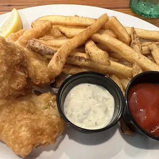 LUNCH ENGLISH FISH & CHIPS
