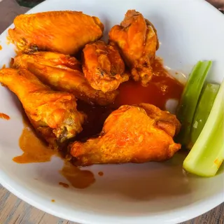 FRESH CHICKEN WINGS- 6 WINGS