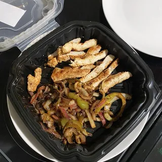 GRILLED MARINATED CHICKEN BREAST FAJITA