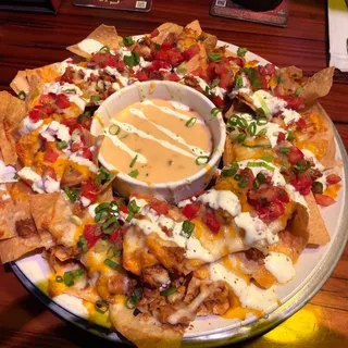 TEX-MEX CHICKEN NACHOS