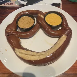 WARM BAVARIAN PRETZEL