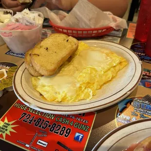 Cheese omelette with country toast