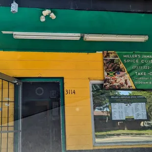 the outside of the restaurant