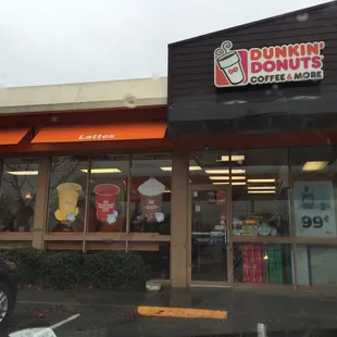 a dunkin donuts coffee shop