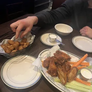 12 Chicken Wings