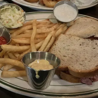 Corned Beef Deluxe Sandwich