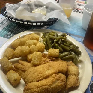 I had the flounder with green beans and a piece of bread and hash browns