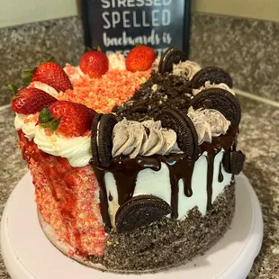 Strawberry Oreo Crunch cake