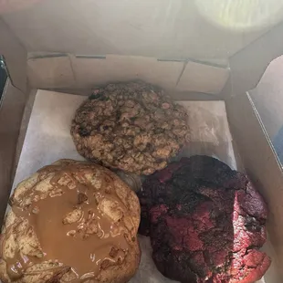 Cranberry walnut oatmeal, biscoff banana pudding, and Red Velvet Oreo.