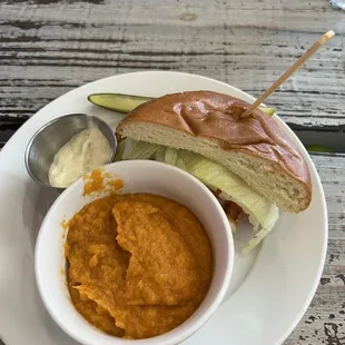 Fish Sandwich (4.5/5)- Half