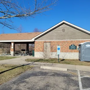 Shelterhouse