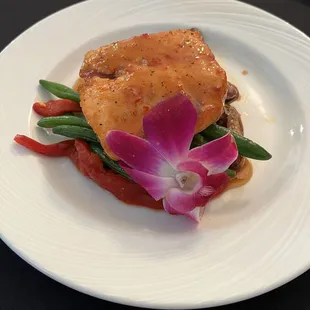 Glazed salmon with fingerling potatoes and sautéed green beans and peppers