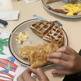 Chicken and waffles 8/10