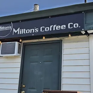 Only two cars in line today :-) good for me