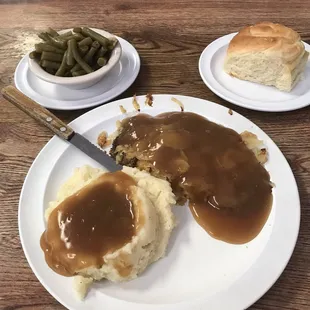Liver and onions, mashed potatoes and green beans. Yummy, just like mamas!