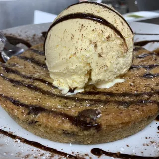 Giant Chocolate Chip Cookie