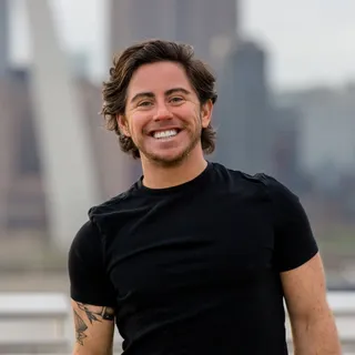 Max R.