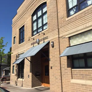 Located in a cute part of town.