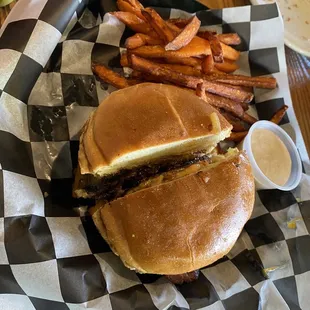 Jalapeno burger with sweet potatoe fries