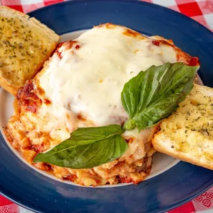 Lasagna with Garlic Bread