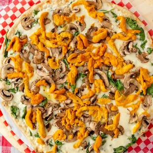 Chicken Spinach Florentine Pizza