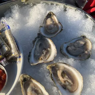 Fresh Shucked Oysters*