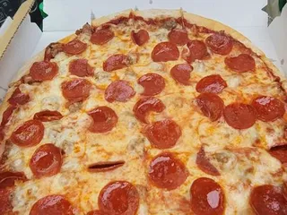 Lisa Pizzeria